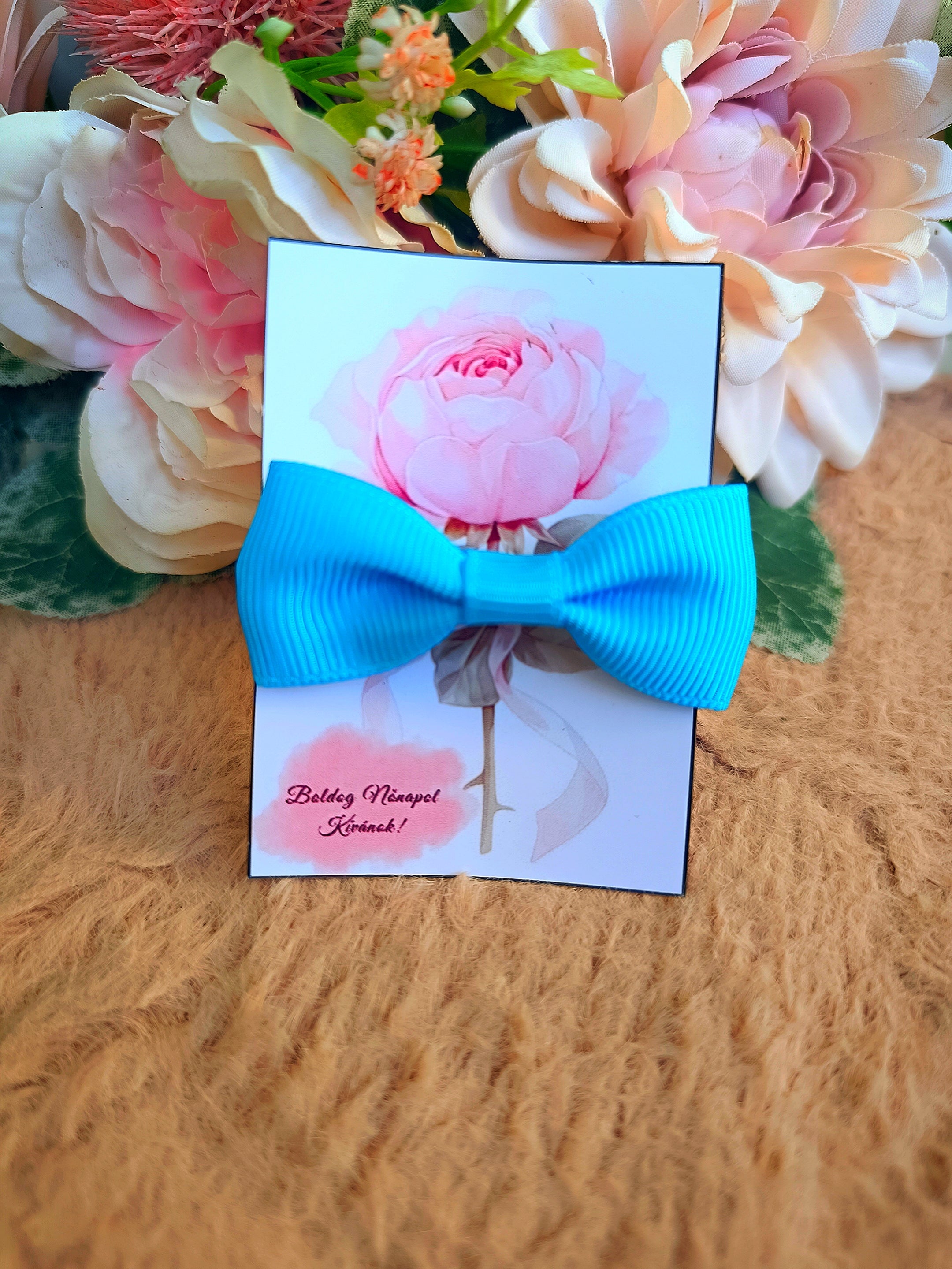 Ajándék masni hajgumi nőnapi kék